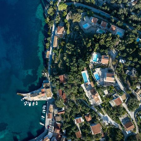 Pangolas Apartments Paxos Longós Exteriör bild