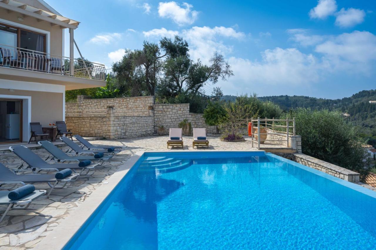 Pangolas Apartments Paxos Longós Exteriör bild