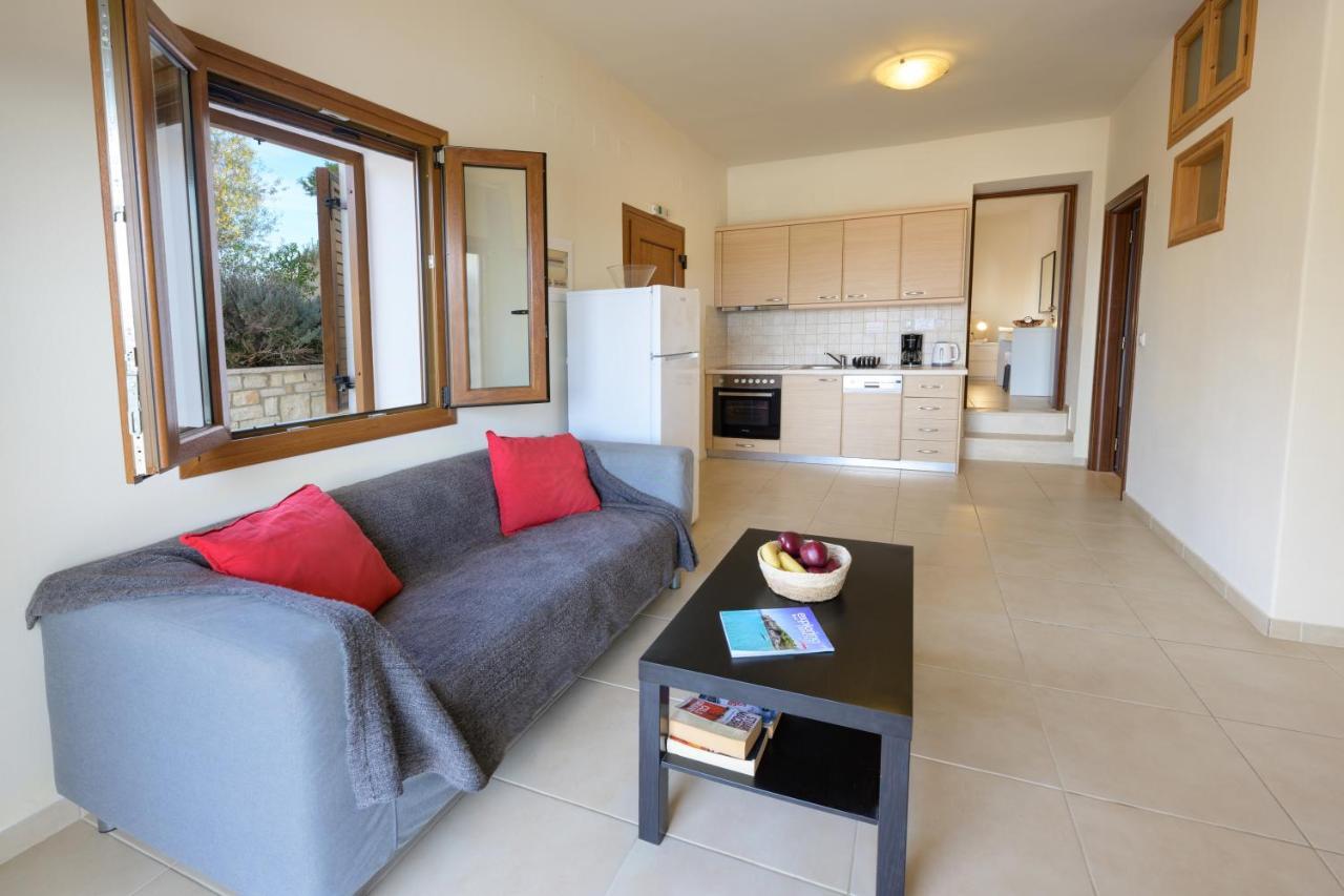 Pangolas Apartments Paxos Longós Exteriör bild