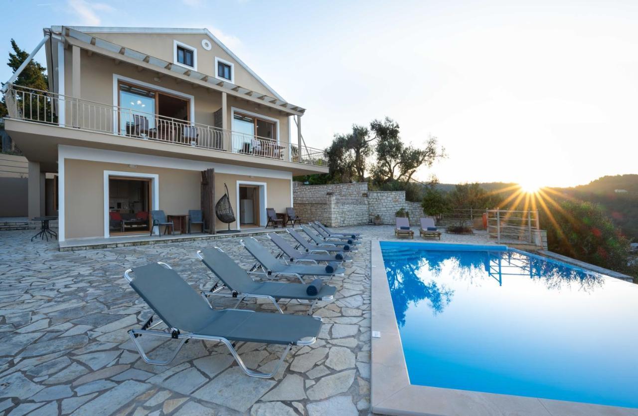Pangolas Apartments Paxos Longós Exteriör bild