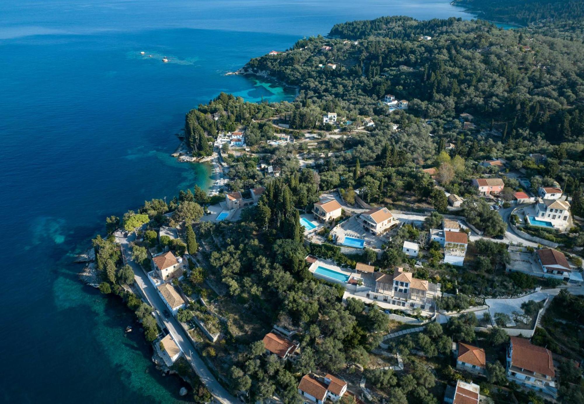 Pangolas Apartments Paxos Longós Exteriör bild