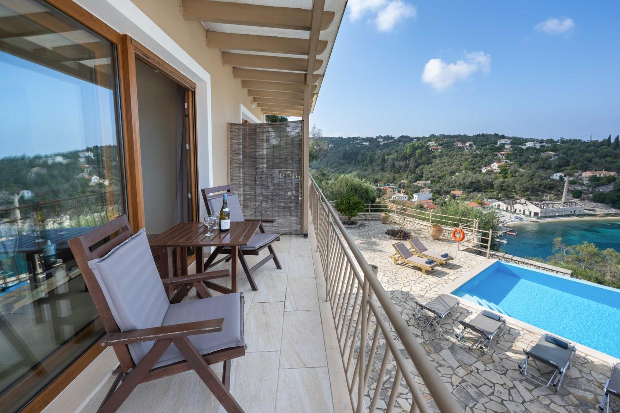 Pangolas Apartments Paxos Longós Exteriör bild