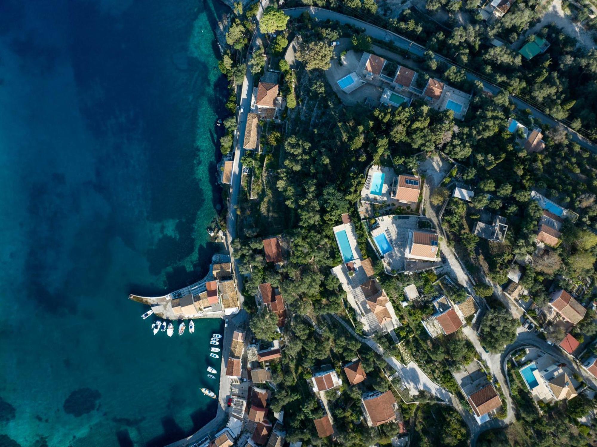 Pangolas Apartments Paxos Longós Exteriör bild