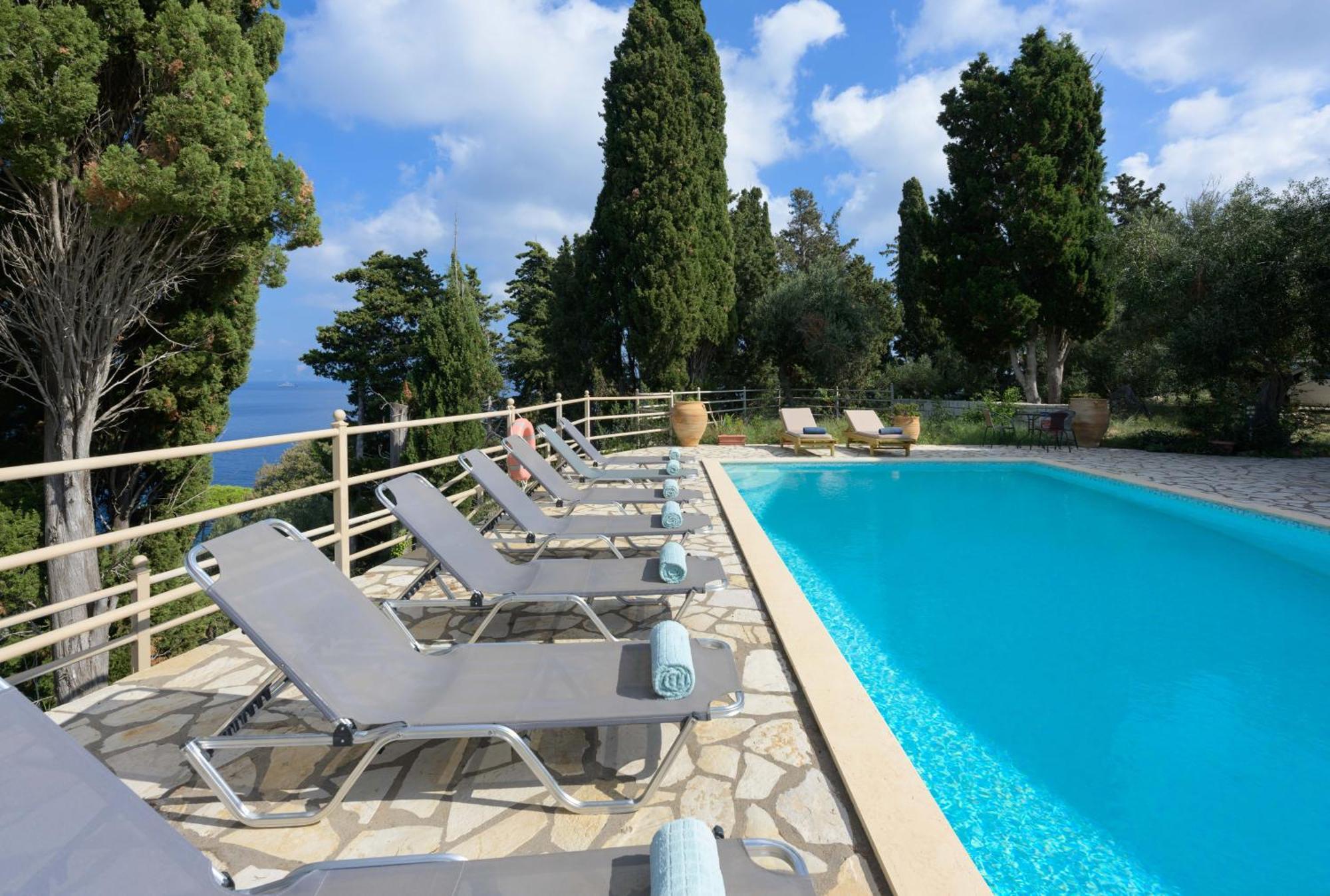 Pangolas Apartments Paxos Longós Exteriör bild